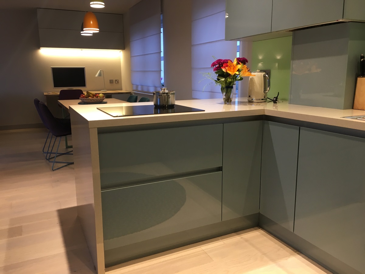 Galaxy White Worktop Wrap Around